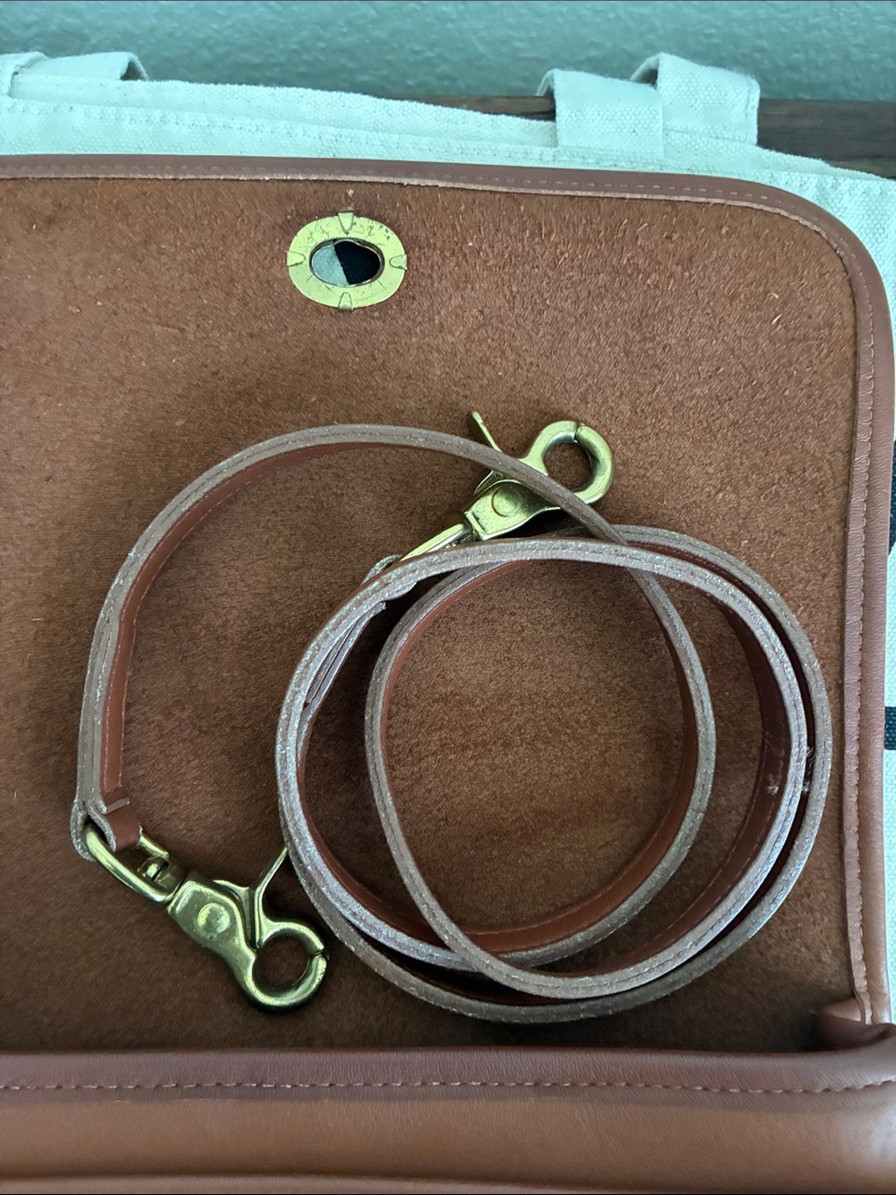 Vintage Coach Pocket Purse in British Tan - Picture 11 of 14